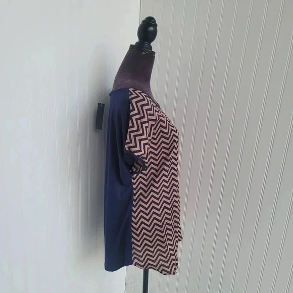 NWT Espresso Shirt Women's Blue Pink Zigzag Chevron Blouse Stretch Sz XL - Picture 5 of 8